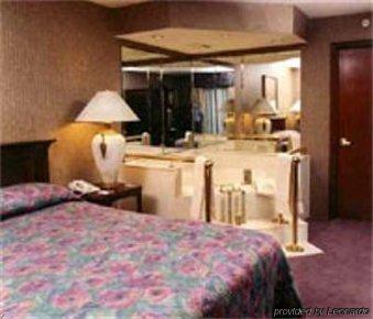 Lees Inn & Suites Muncie Pokoj fotografie